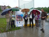 Zástupci ČRDM a mikroregionu u tiskovin na podporu cestovního ruchu na Chrudimsku - Hlinecku při Bambiriádě v Chrudimi